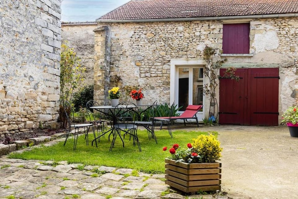 Gîte Astara Ury House in Île-de-France