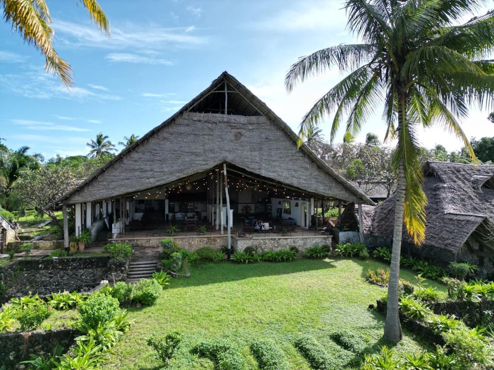 Property building, Restaurant/places to eat, Day, Natural landscape, Garden, Garden view, Breakfast