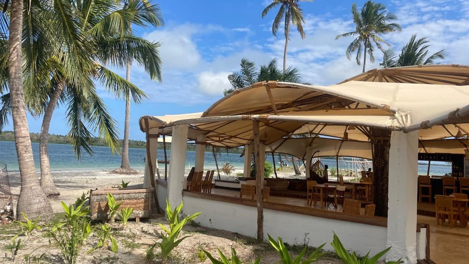 Restaurant/places to eat, Day, Natural landscape, Lounge or bar, Beach, Sea view