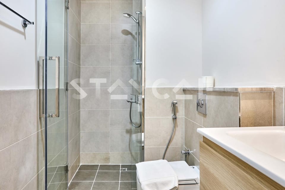 Staycae Holiday Homes - Golf Vita, DAMAC Hills Apartment in Dubai
