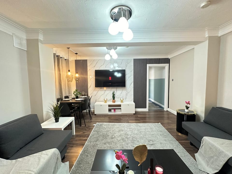 TV and multimedia, Dining area