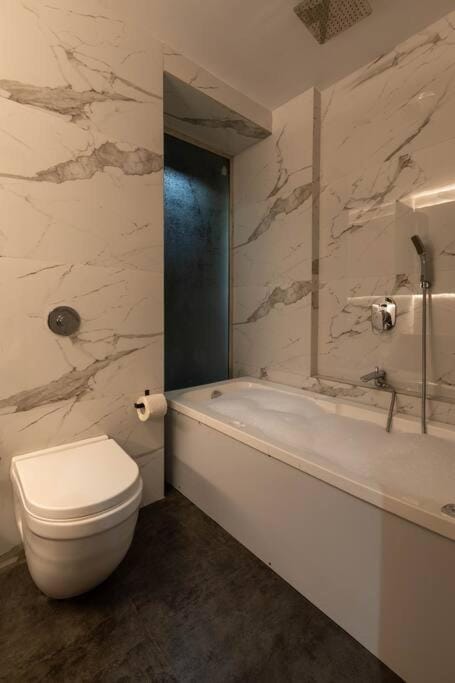 Soam Villa - Theatre Room, Plunge Pool & Jacuzzi Villa in Lonavla