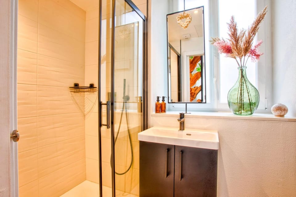 Shower, Bathroom