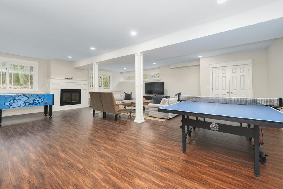 Tranquility - New Vacation Rental - Large home perfect for a relaxing getaway! House in Michigan