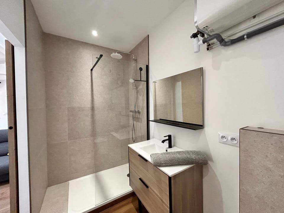 Carina- 2-4 pers- Standing Hyper centre climatisé Apartment in Saint-Raphael