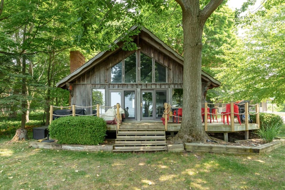 Glenora Bluffs - private lake access - pet friendly House in Michigan