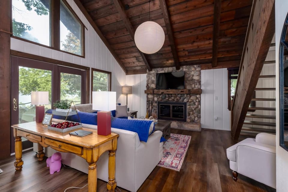 Glenora Bluffs - private lake access - pet friendly House in Michigan