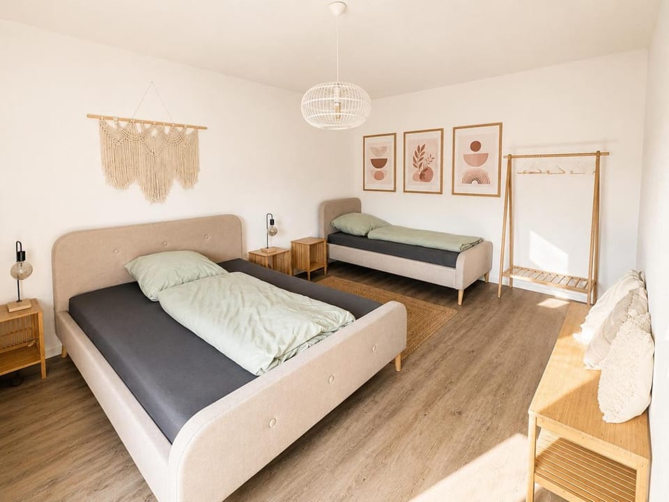 Bed, Photo of the whole room, Bedroom