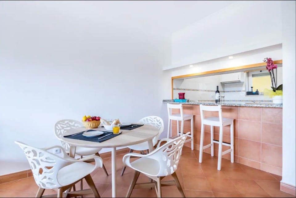 Property building, Kitchen or kitchenette, Living room
