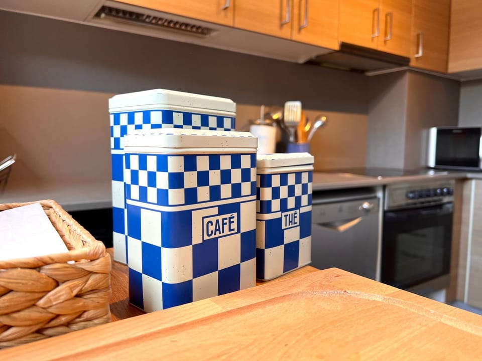 Kitchen or kitchenette, minibar, pet friendly, stove