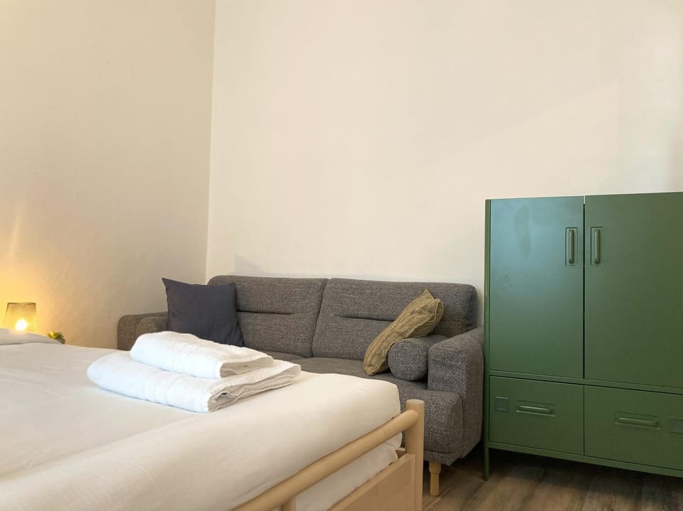 Bed, Seating area, Bedroom, wardrobe