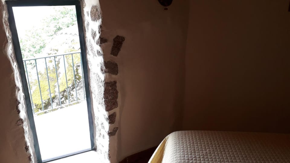 Cantinho da Coxixa House in Extremadura, Spain