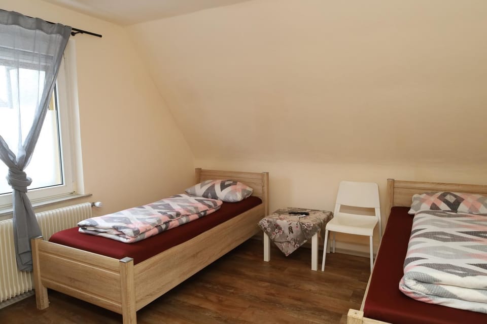 Photo of the whole room, Bedroom