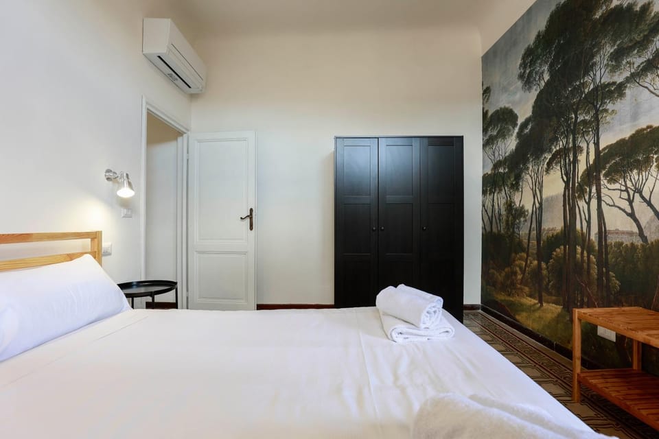 Bed, Photo of the whole room, Bedroom, wardrobe, air conditioner
