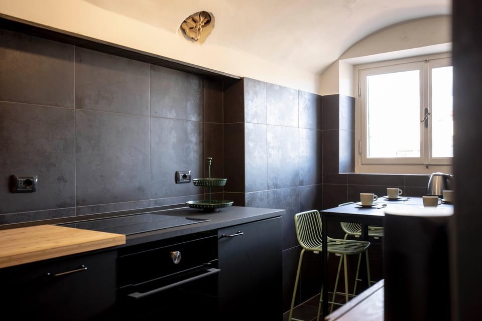 Kitchen or kitchenette, Dining area, oven, stove