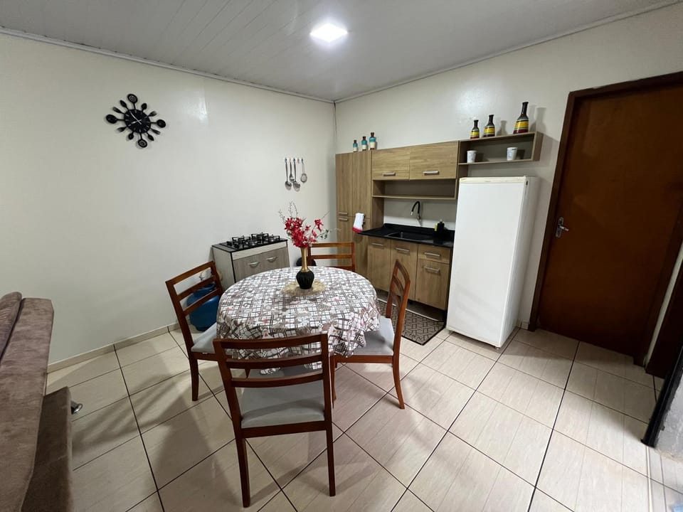 Kitchen or kitchenette, Dining area, stove