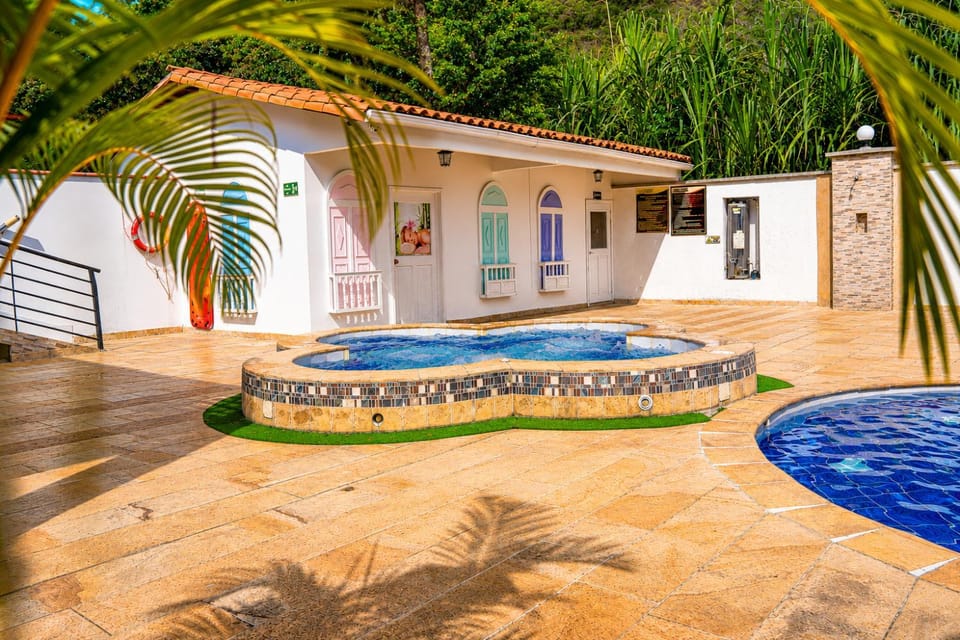 Hot Tub, Massage, Sauna, Spa and wellness centre/facilities