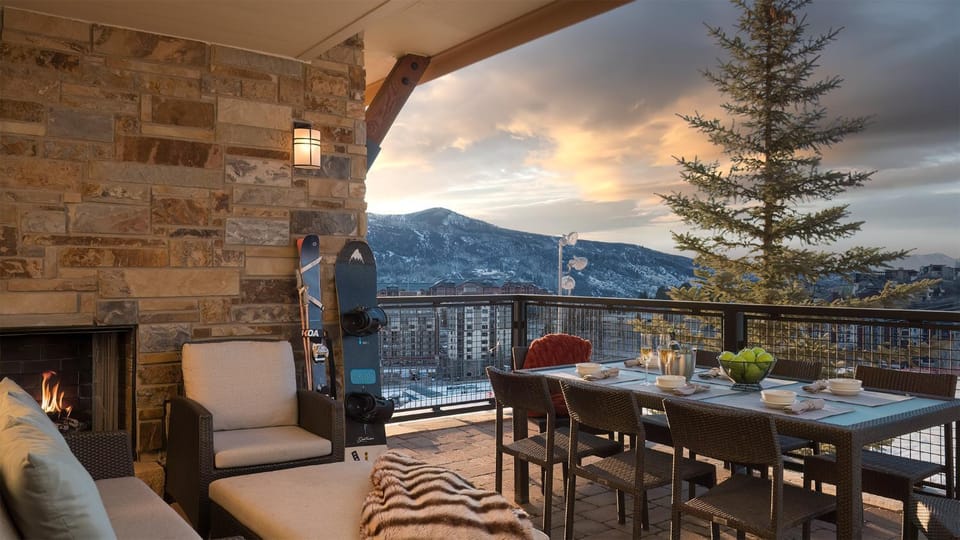 Balcony/Terrace, Seating area, Mountain view, fireplace, furniture