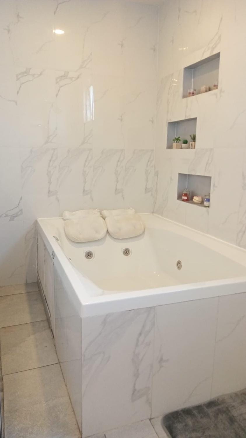 Departamento con jacuzzi 5 piso Condado 2 habitaciones Apartment in Quito