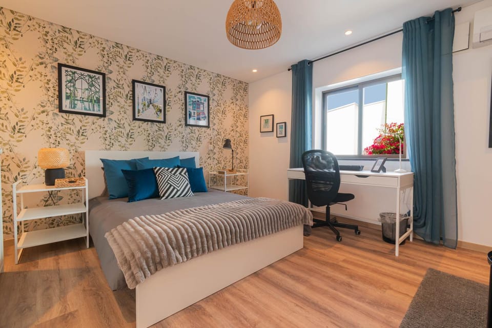 7Min to Uni Sé-Velha - AC - Work Desk - 300MBs WiFi - Suite 5 Bed and Breakfast in Coimbra