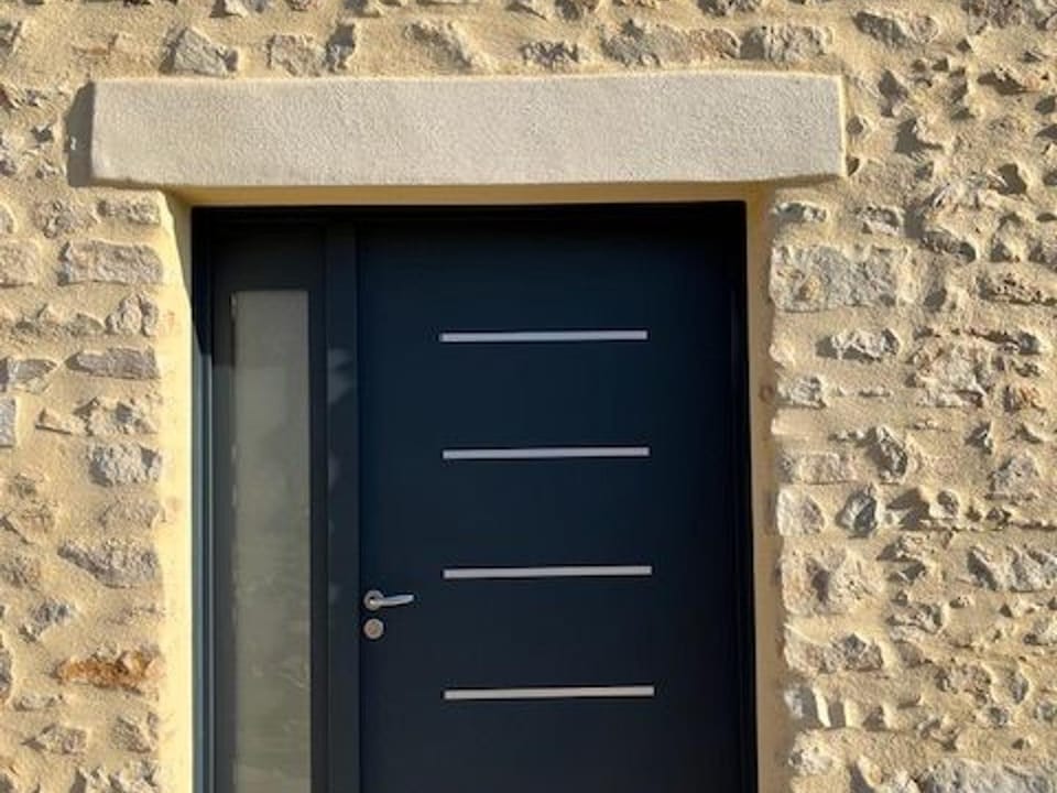 Gîte luxueux avec piscine, spa, jardin et équipements de loisirs à Sargé-lès-le-Mans - FR-1-410-437 House in Pays de la Loire
