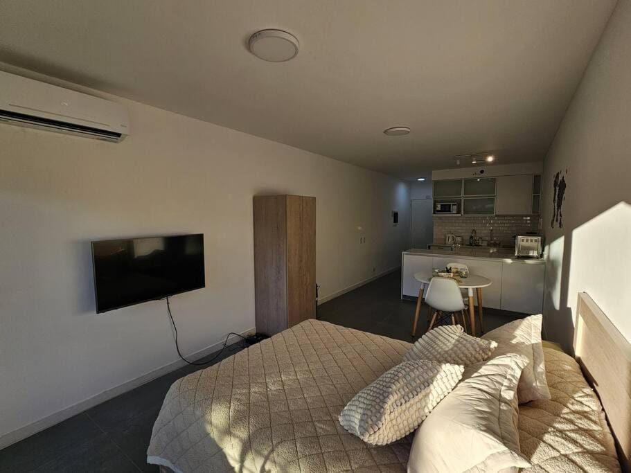 Hermoso Depto, frente al Fleni, muy cerca a pasaje gastronómico Echeverría Apartment in Buenos Aires