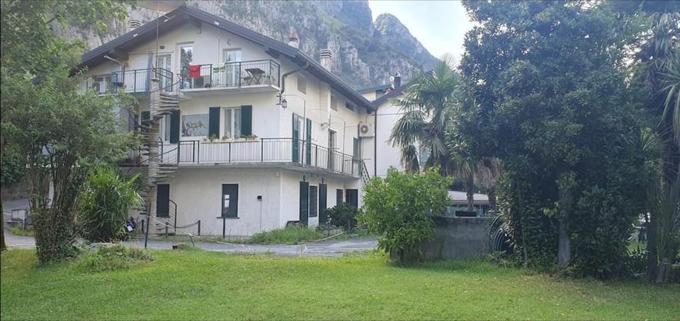 L For Lake Apartment in Province of Lecco