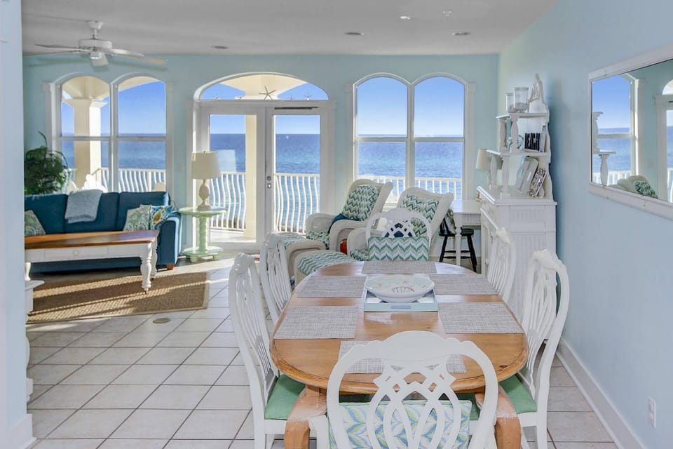 Monterey C-201 House in Seacrest
