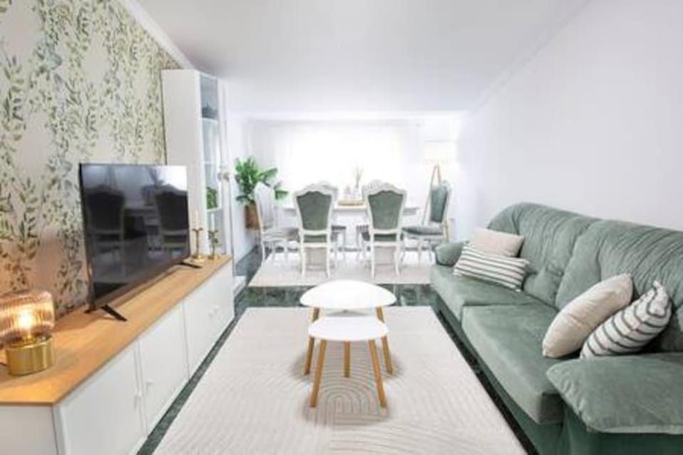 Communal lounge/ TV room, Living room, Evening entertainment