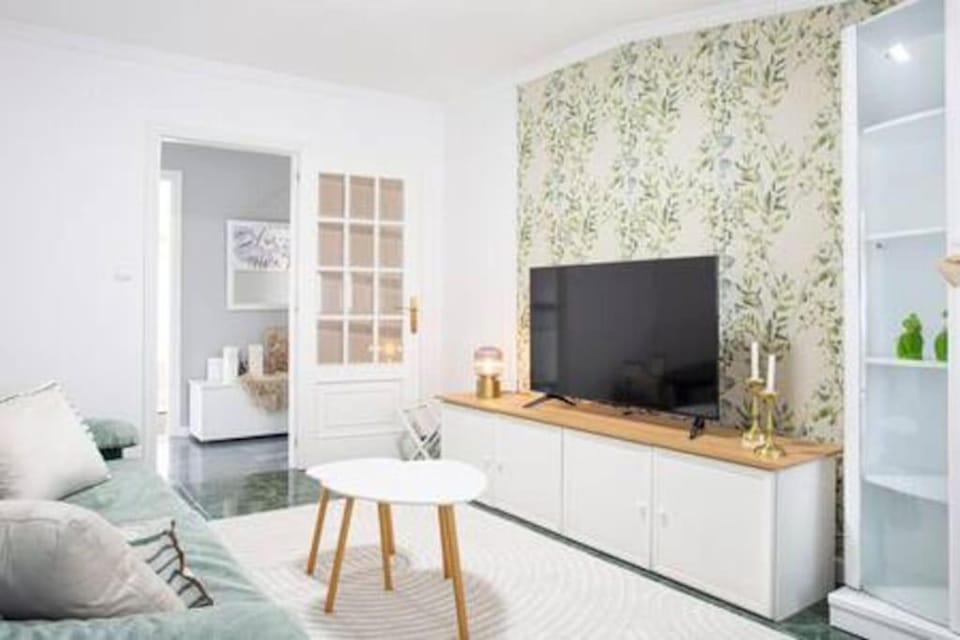 Communal lounge/ TV room, Living room, Evening entertainment