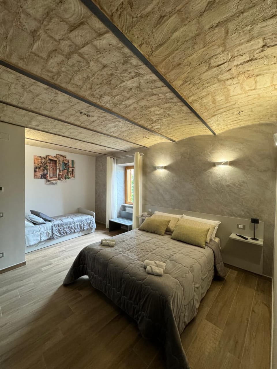 Bed, Living room, Photo of the whole room, Bedroom