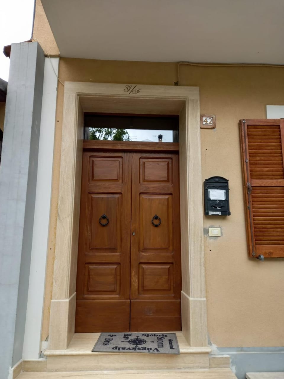 Property building, Facade/entrance