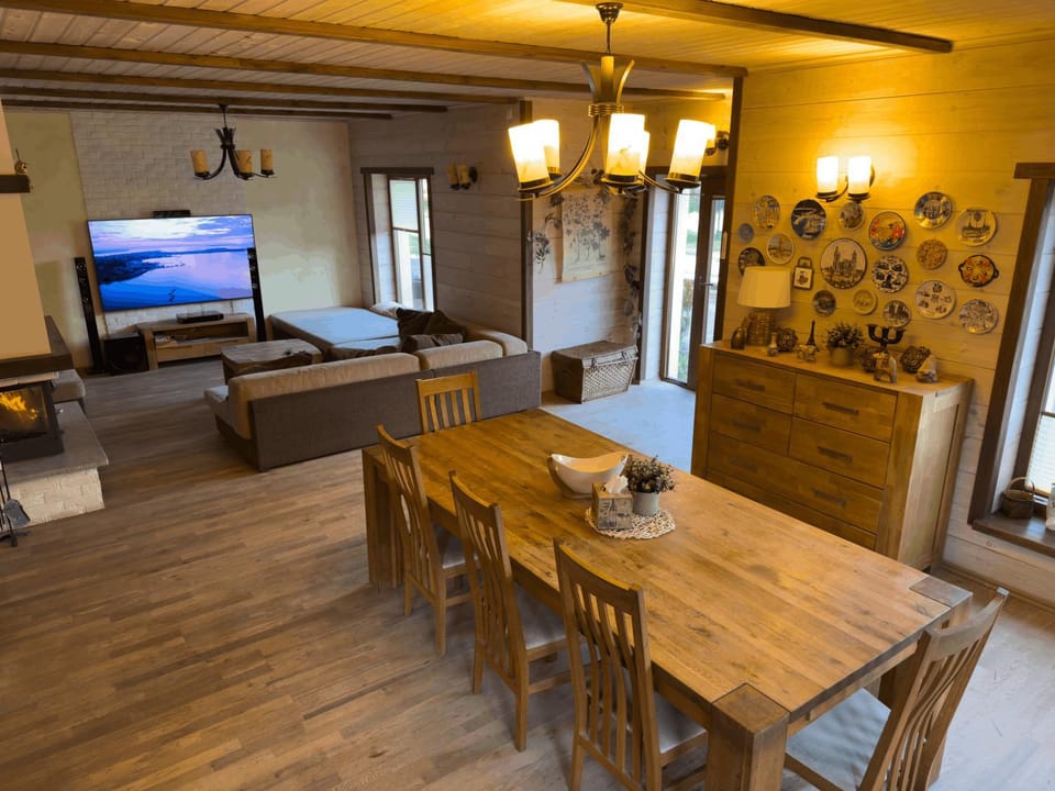 Living room, Seating area, Dining area