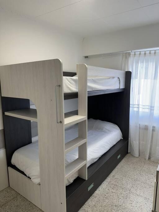 bunk bed