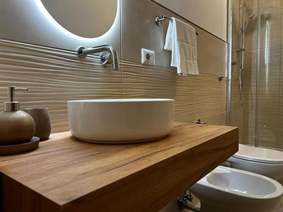 Shower, Toilet, Bathroom, Decorative detail