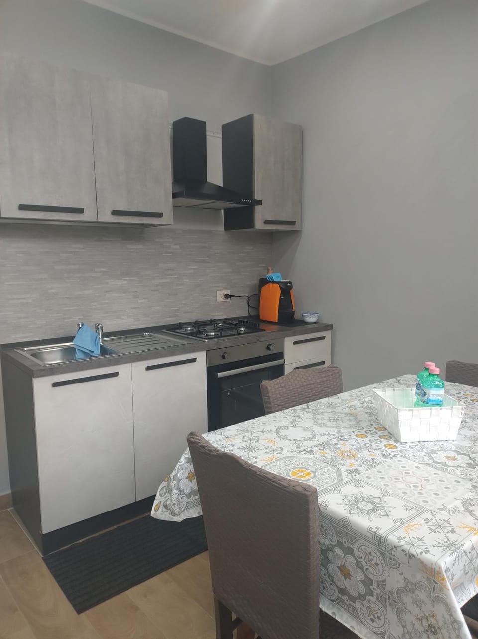 Kitchen or kitchenette, pet friendly, stove