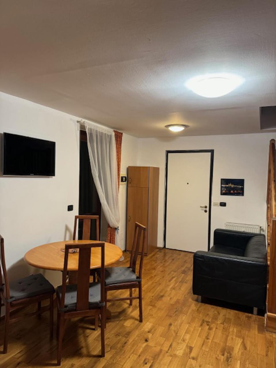 Communal lounge/ TV room, TV and multimedia, Living room, Photo of the whole room, Seating area, Dining area, Evening entertainment, acessibility