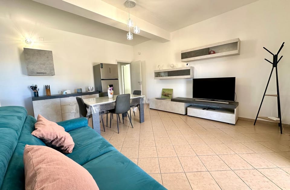 TV and multimedia, Kitchen or kitchenette, Living room, Dining area
