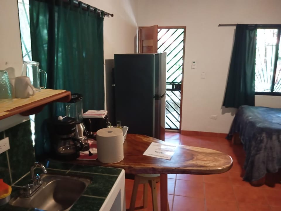 Coffee/tea facilities, Kitchen or kitchenette