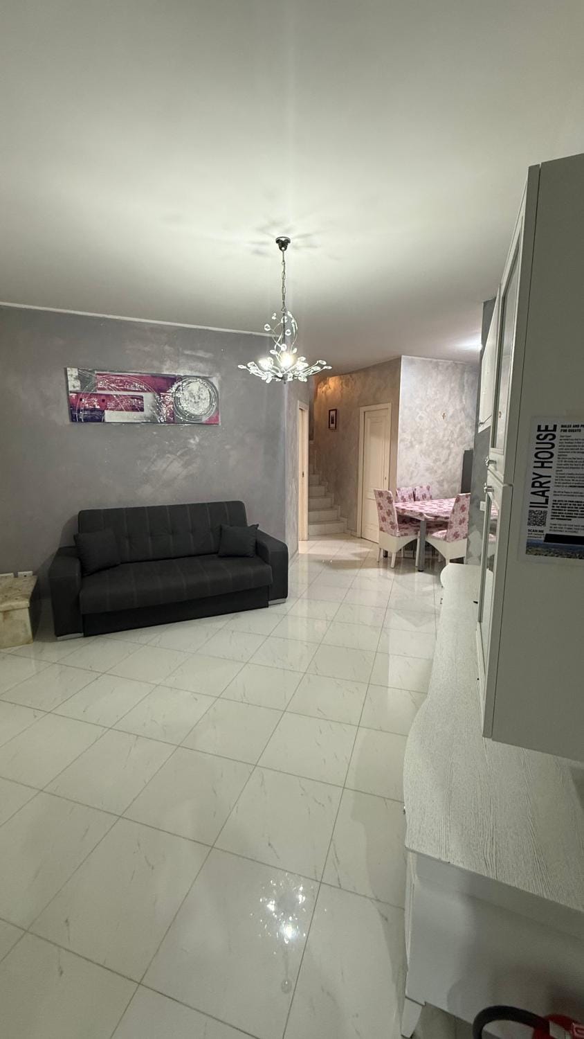 Ilary house Apartment in Naples