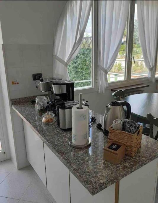 Coffee/tea facilities, toaster