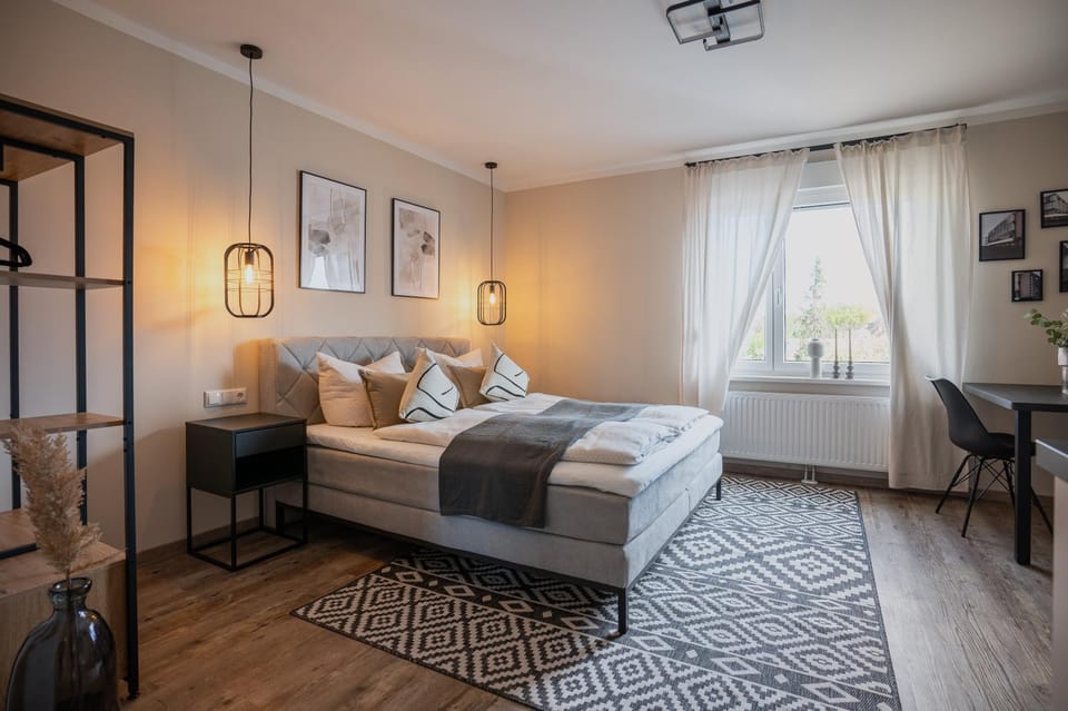 Bed, Living room, Photo of the whole room, Bedroom