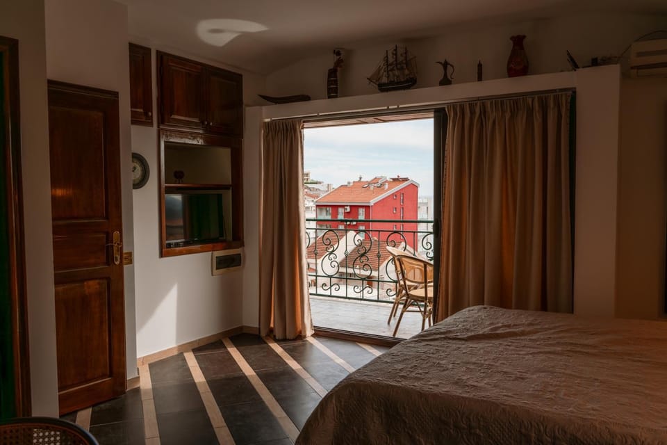 View (from property/room), Balcony/Terrace, Bedroom