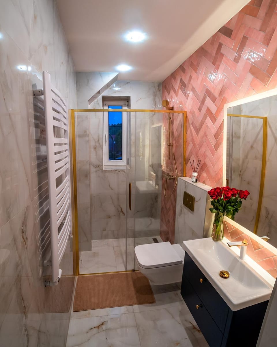 Shower, Toilet, Bathroom