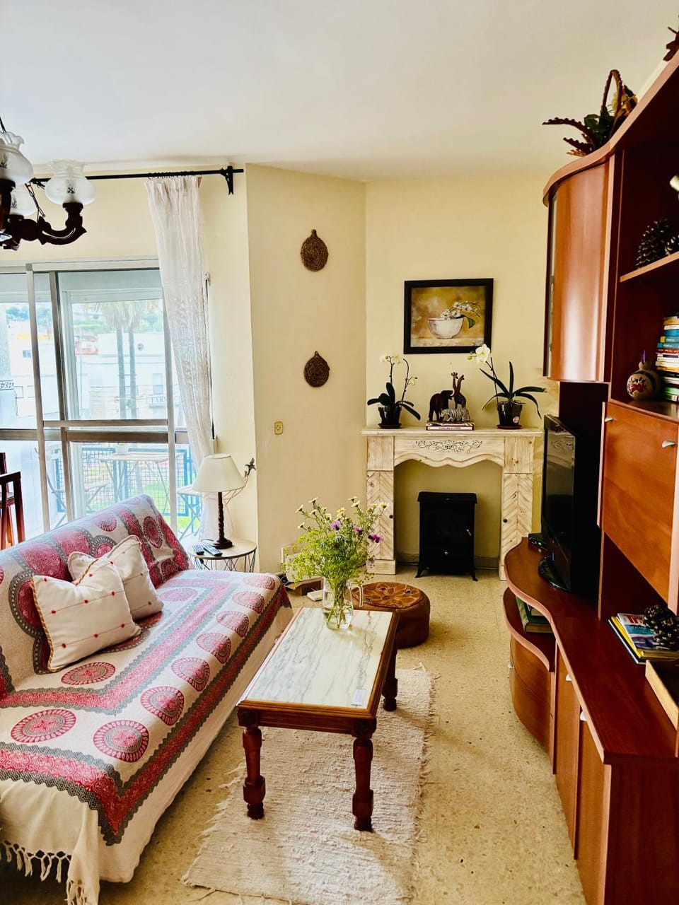 Living room, Photo of the whole room