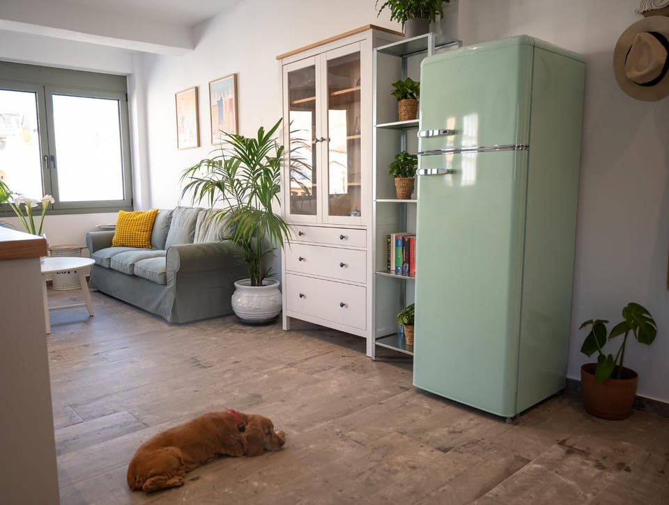 Kitchen or kitchenette, Seating area