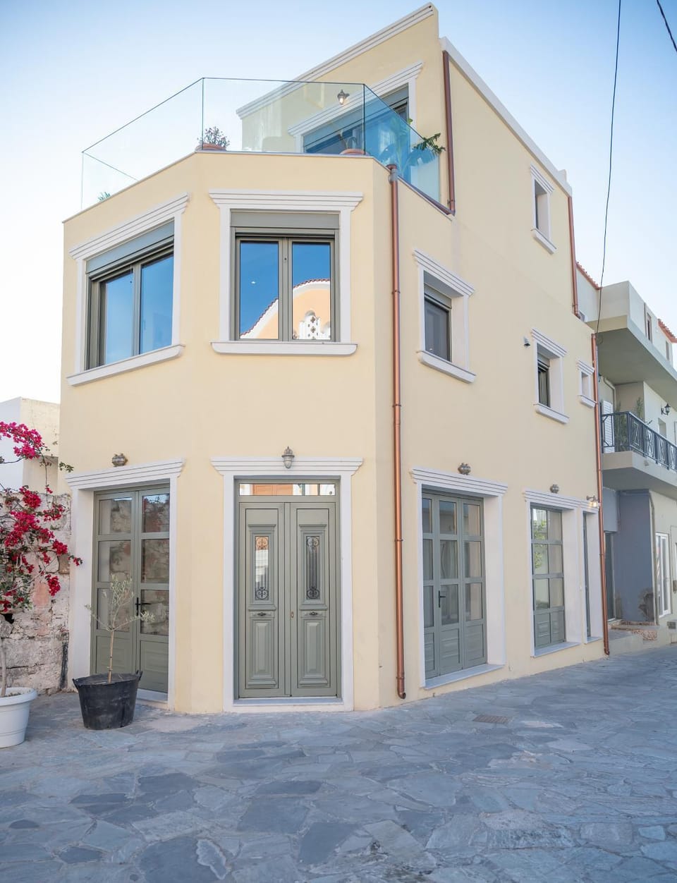 Property building, Day, Neighbourhood, Street view