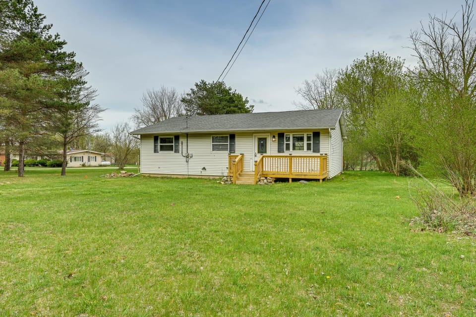 Cozy Silverwood Home: Near Golf Courses! House in Michigan