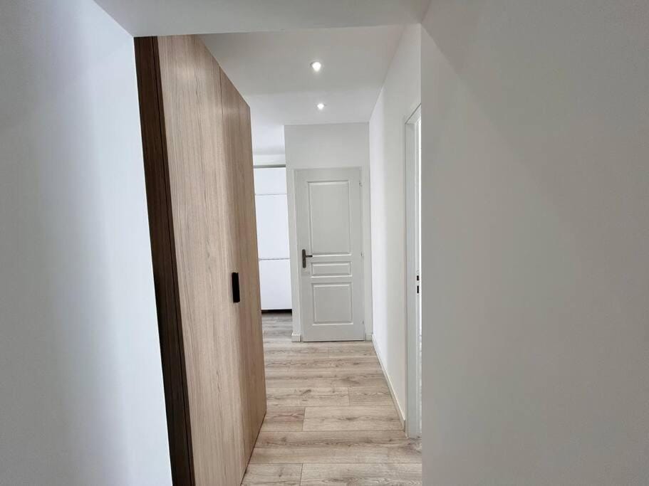 Mia- 4 pers- Standing Neuf, Hyper centre- Terrasse Apartment in Saint-Raphael