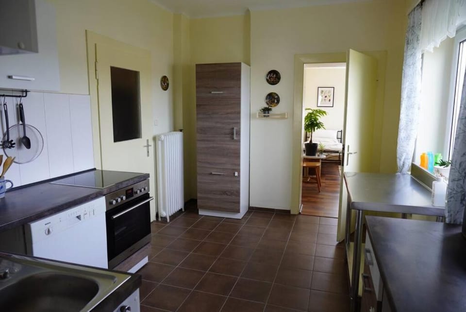 Kitchen or kitchenette, dishwasher, pet friendly, stove